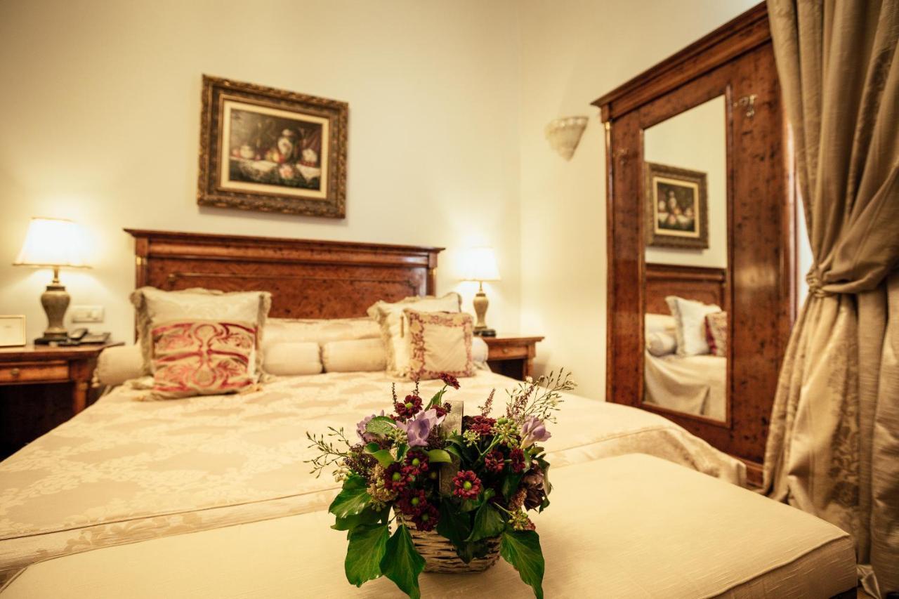 สกาล่า บูทิก-โฮเทล Hotel บูคาเรสต์ ภายนอก รูปภาพ